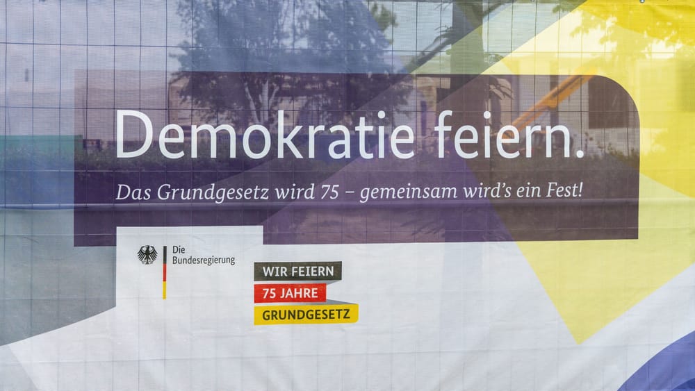 Das Grundgesetz „kriegstüchtig“ gemacht | Von Tilo Gräser Beitragsbild