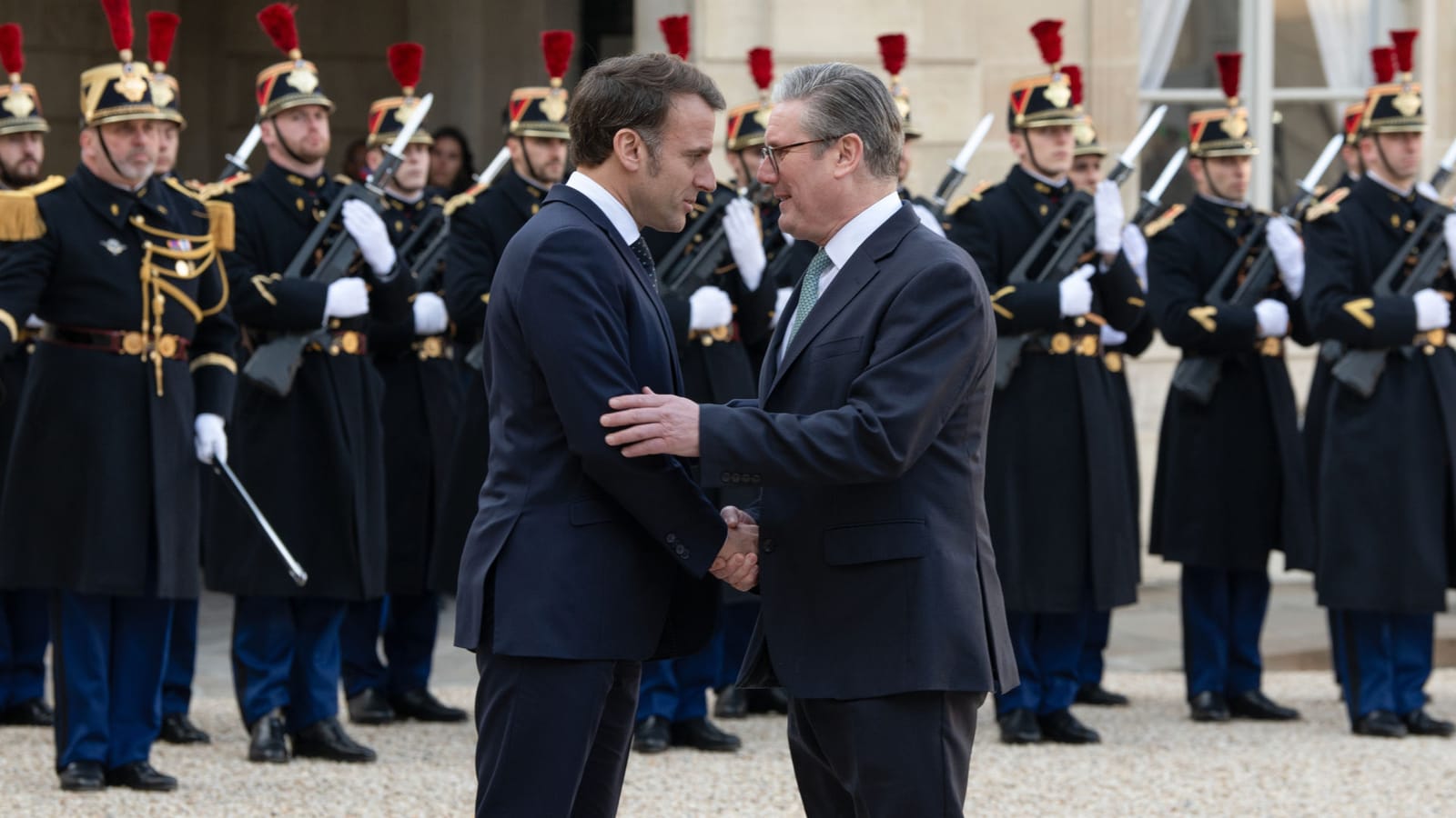 Was treibt London und Paris?