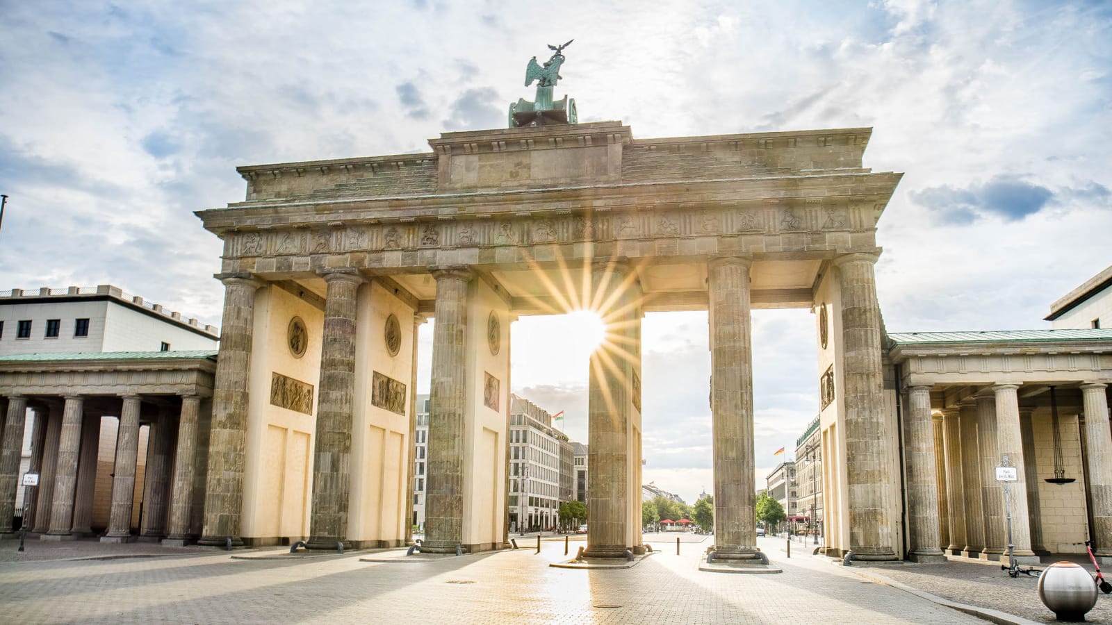 Gegen Trumps Kriege – Am 2. August am Brandenburger Tor in Berlin