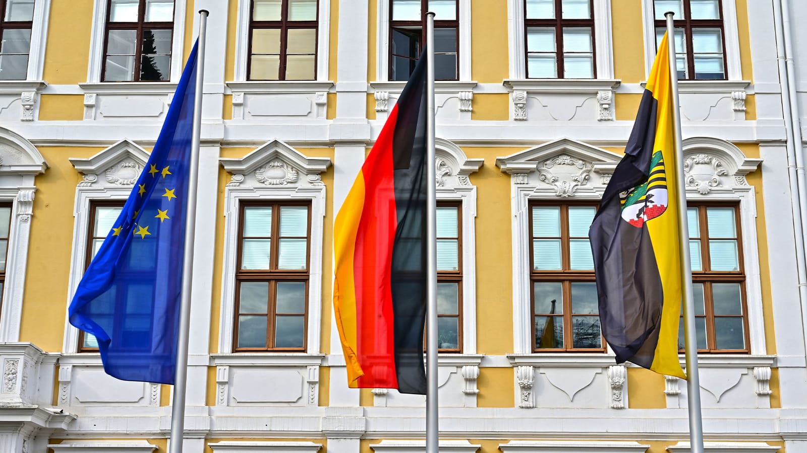 Die Brandmauer stürzt — und dahinter liegt nichts als Leere | Von Dirk Ellerbrock