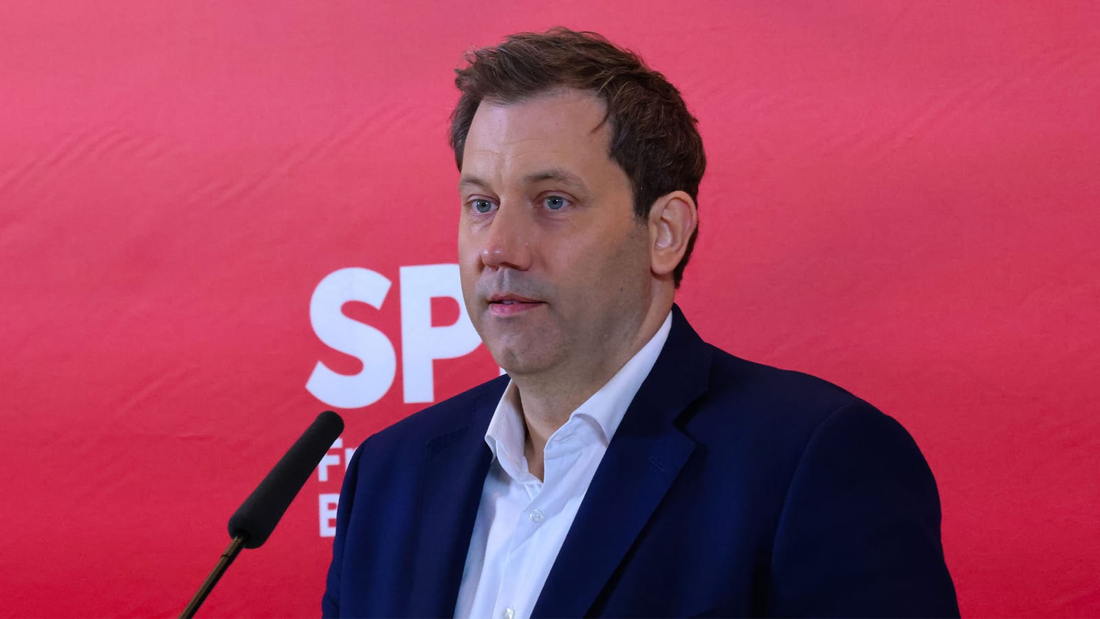 Klingbeil kündigt Neuwahl der gesamten SPD-Spitze an
